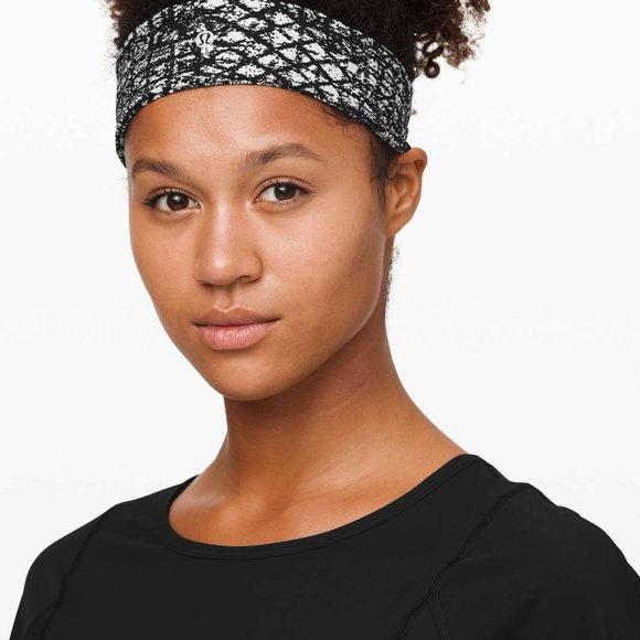 Lululemon Fly Away Tamer Headband - Picture 3 of 7